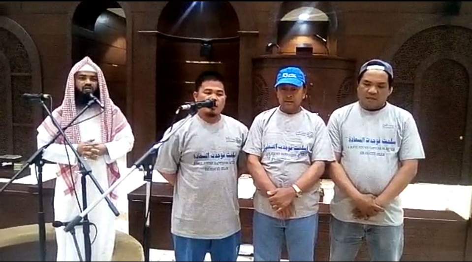 إسلام 3 أشخاص من الجالية الفلبينية في جولة دعوية