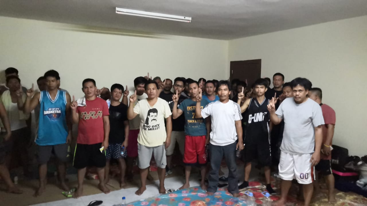 نبشركم بإسلام 31 رجل من ‎الجالية الفلبينية